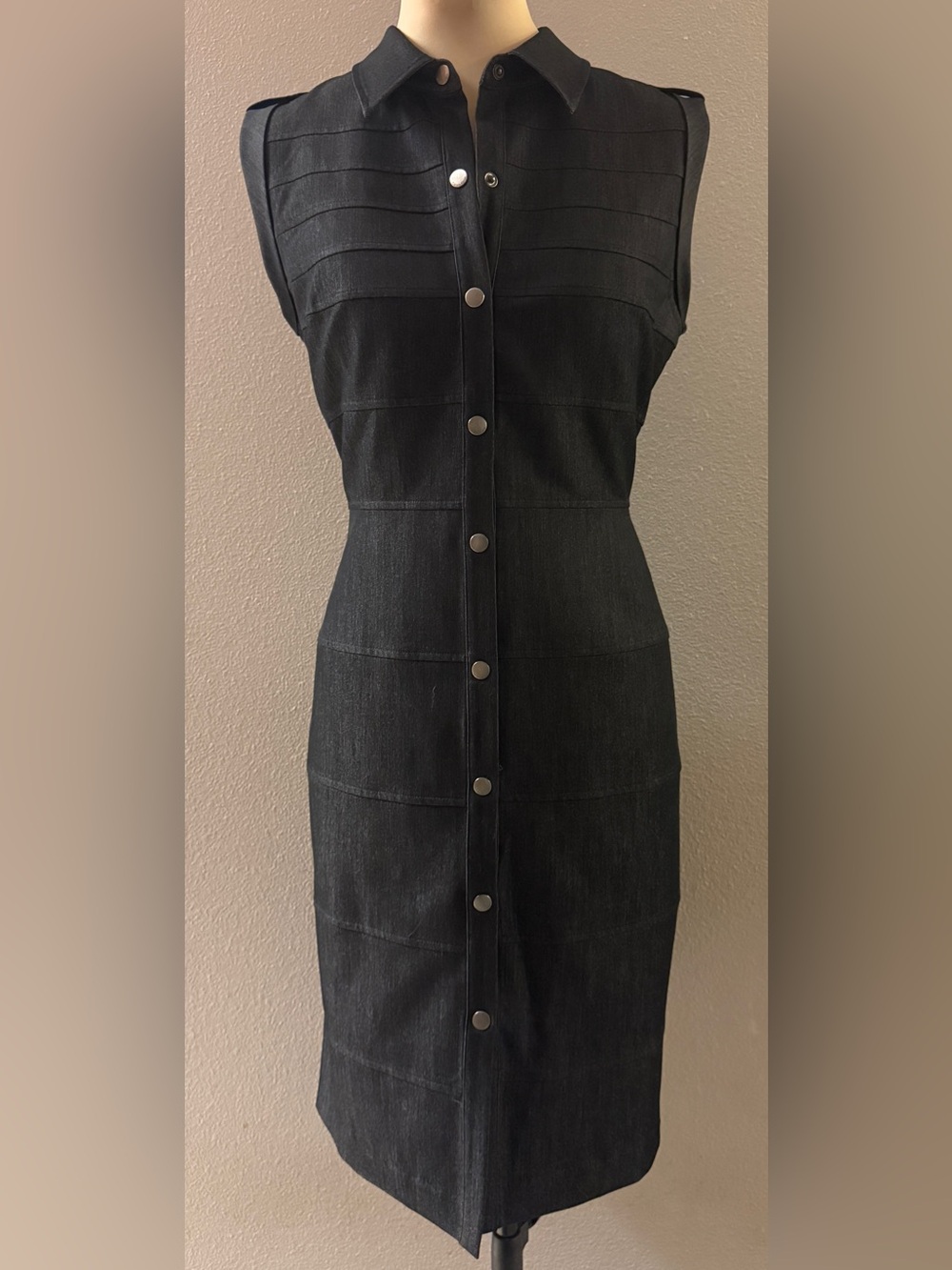 Calvin Klein Sleeveless Gray Jean Feel Snap Button Front Business Dress Size 12